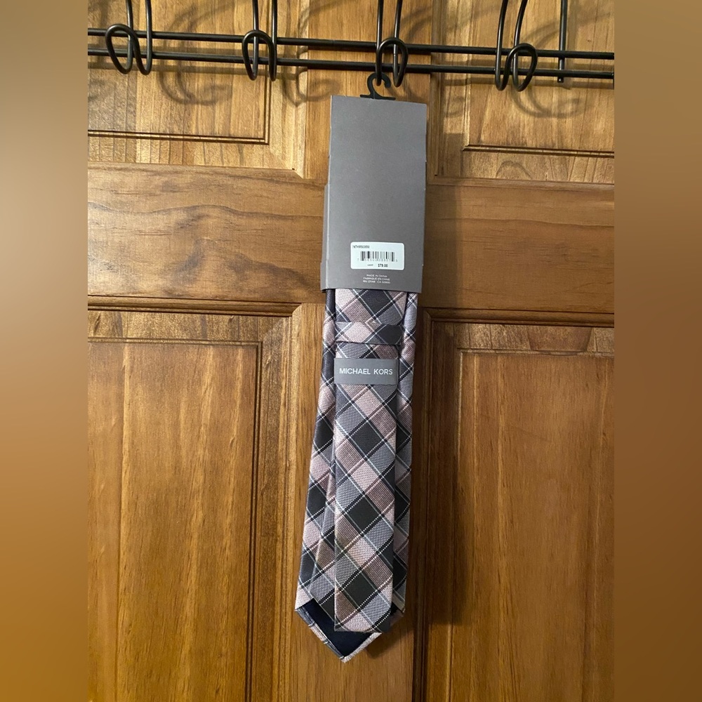 NWT Michael Kors Tie & Pocket Square - Picture 4 of 5